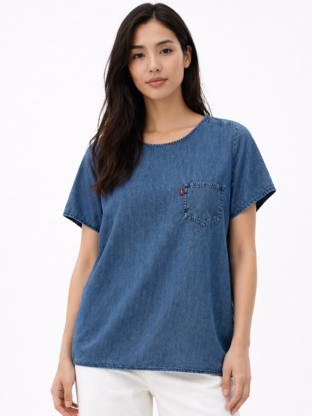 Levi’s Chambray Denim Tee | Medium Wash | Size M | Minimal Pocket Top